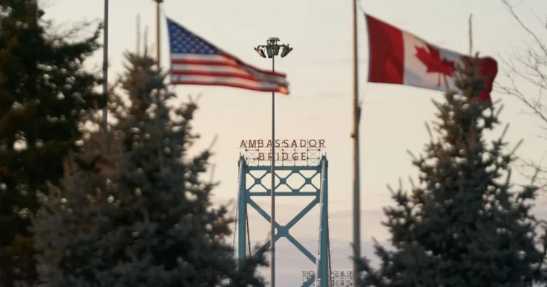 canada warns travelers that us border agents can search electronic devices without cause